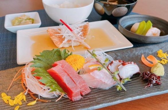 本日の鮮魚のお造り膳