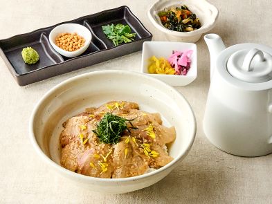 地魚ごまだれ丼