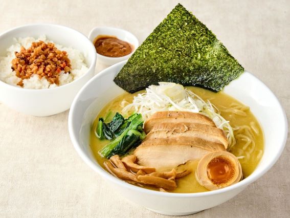 濃厚鶏白湯ラーメン